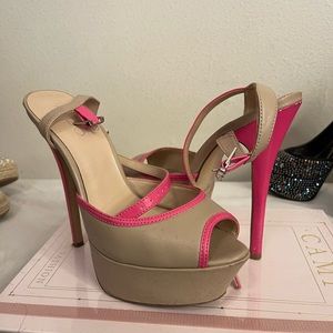 Also heels nude and pink